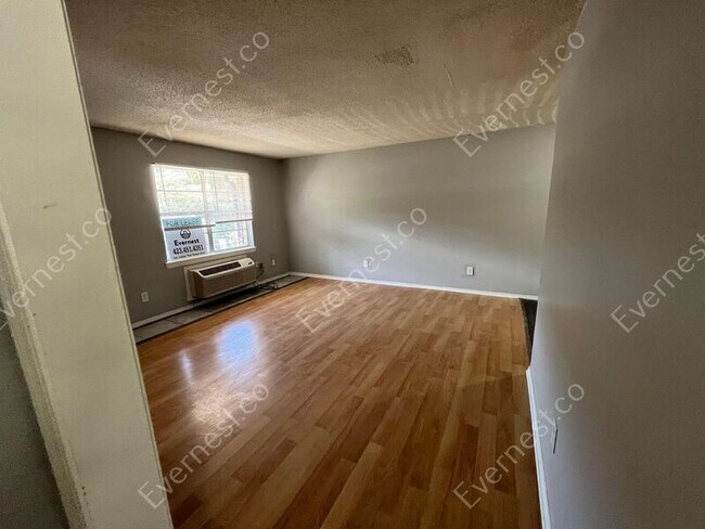 Foto del edificio - 925 Shallowford Rd