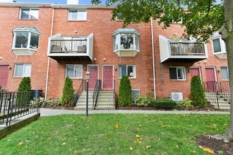 Building Photo - 101 Grove St