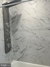 Building Photo - 6600 Lincoln Dr