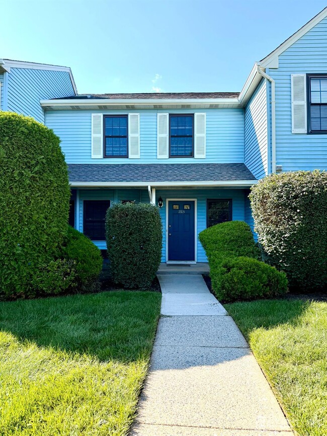 Building Photo - 2703 Deerfield Dr