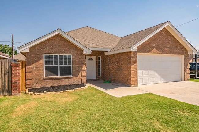 Building Photo - 2207 Medford Ct