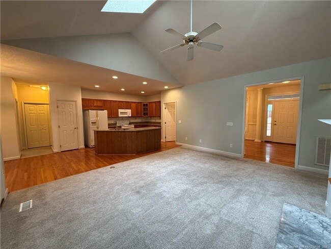 Building Photo - 755 Blue Bird Dr