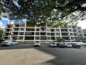 Building Photo - 3138 Waialae Ave