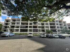 Building Photo - 3138 Waialae Ave