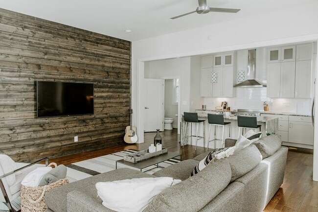 Foto del edificio - 1114A Wade Ave