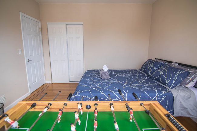 Second bedroom with bay windows - 267 Irvington Street