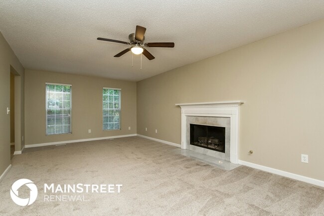 Building Photo - 278 Castleair Dr NE