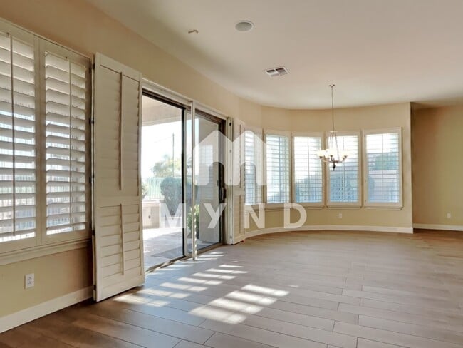 Foto del edificio - 13344 W Coronado Rd