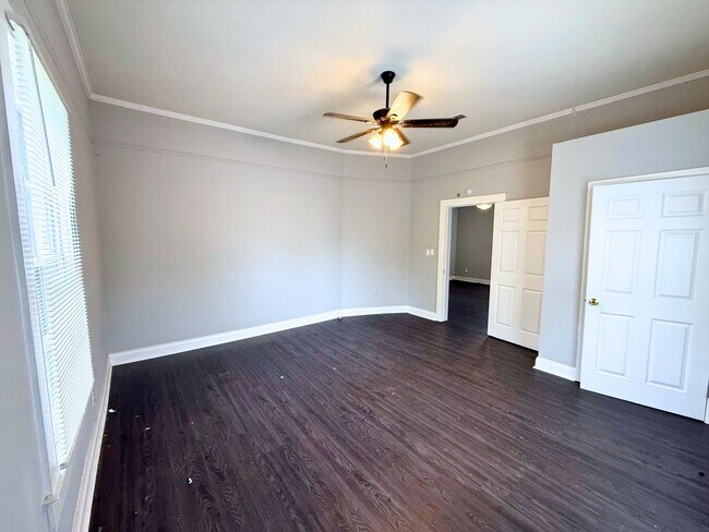 Foto del edificio - 302 G St