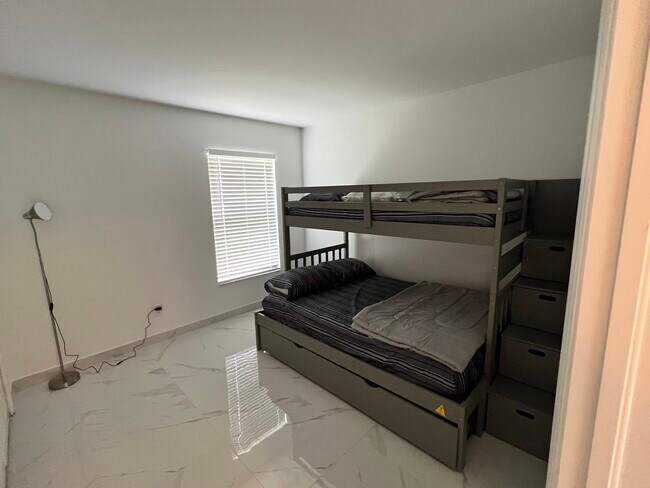 Foto del edificio - 7780 Scarlet Ct