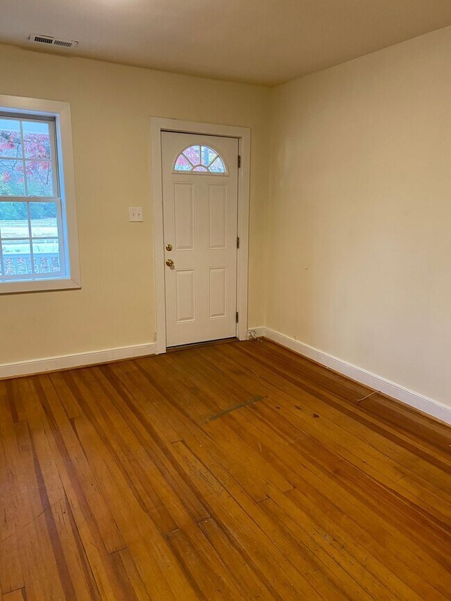 Foto del edificio - 2700 E Belt Blvd