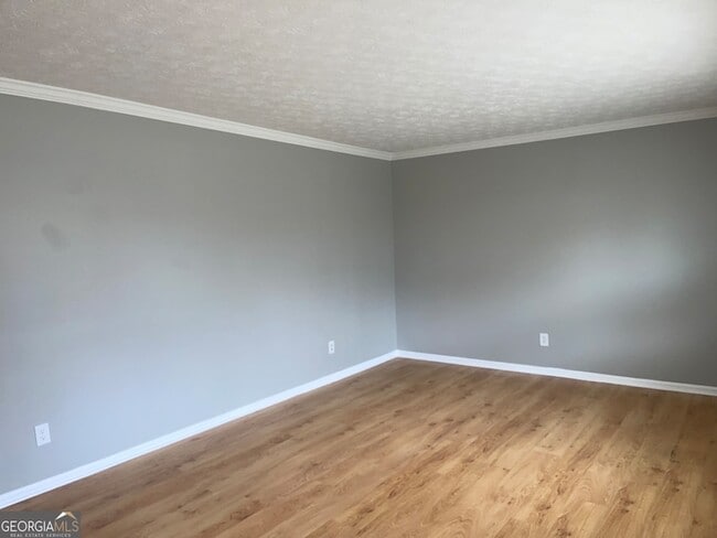 Building Photo - 5777 Northfield Dr