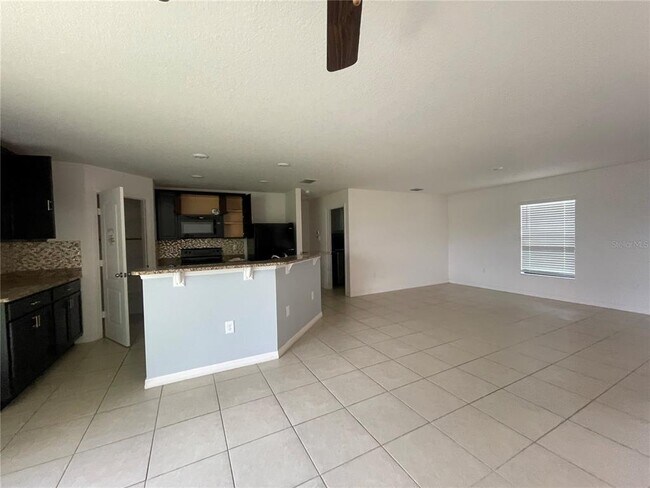 Building Photo - 361 Gardenia Ct