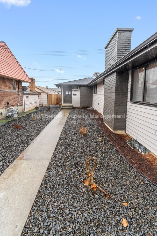 Building Photo - 508 E Rich Ave