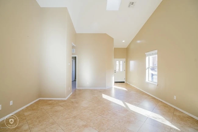 Building Photo - 8971 W Northview Ave