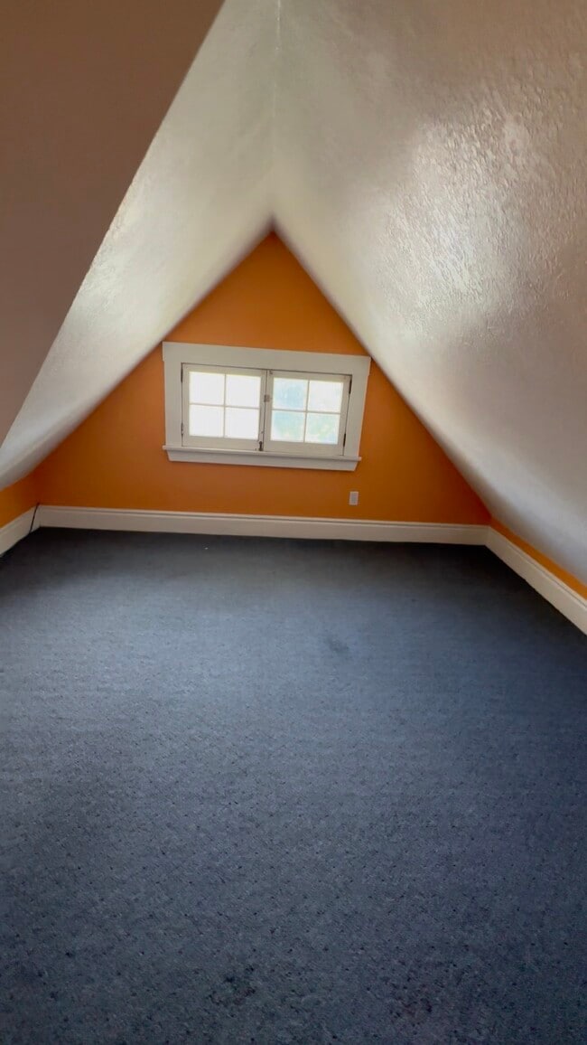 Photo - 847 Linden Ave House