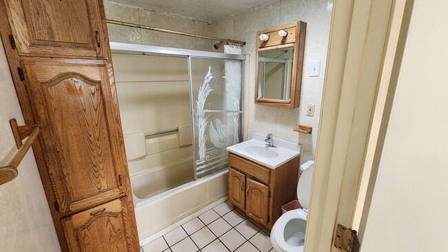 Foto del edificio - 258 Granada Ave