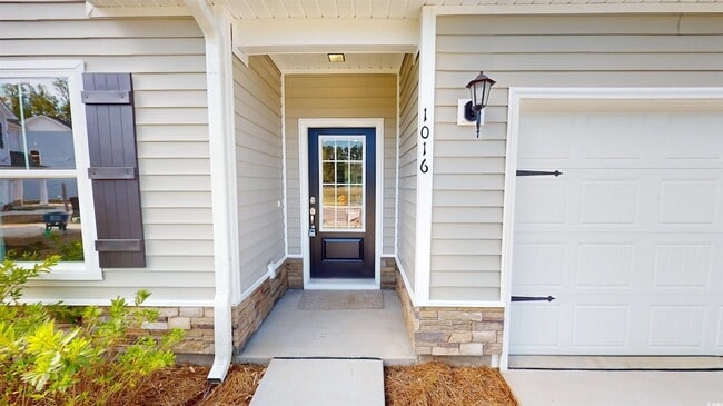Building Photo - 1016 Moen Lp