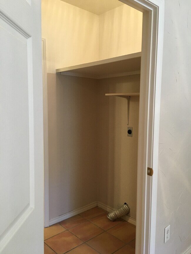 Laundry - 1906 Casa Grande Dr