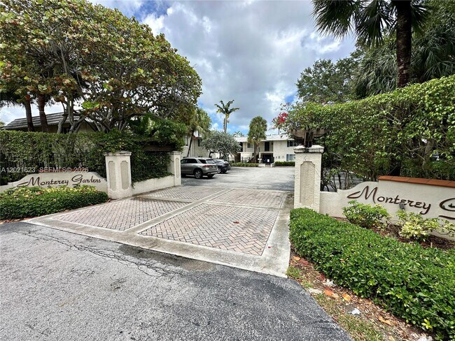 Foto del edificio - 8617 SW 68th Ct