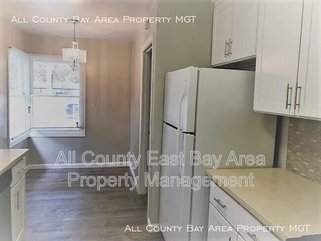 Foto del edificio - 3405 Willow Pass Rd