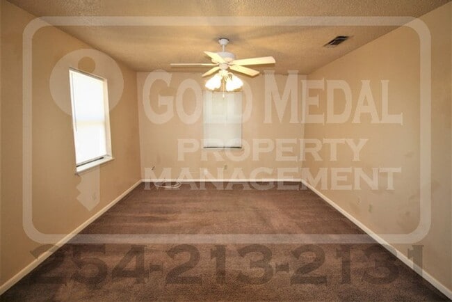 Foto del edificio - 804 Michelle Dr