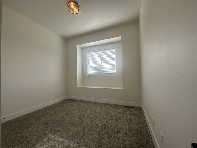 Foto del edificio - Beautiful 3bed, 2bath, 1,627sq.ft. home in KUNA