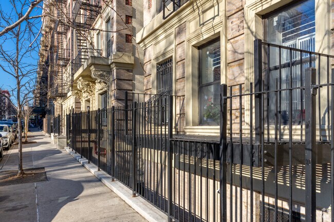 Building Photo - 133-141 W 140th St