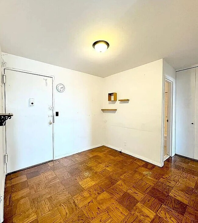 Foto del edificio - 86-15 Broadway