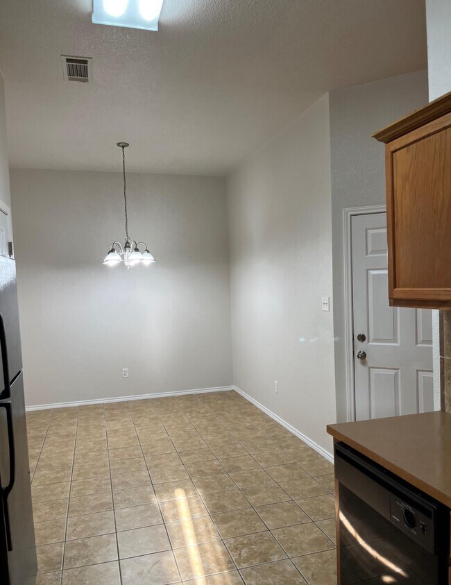 Dining room - 1006 Leah Drive