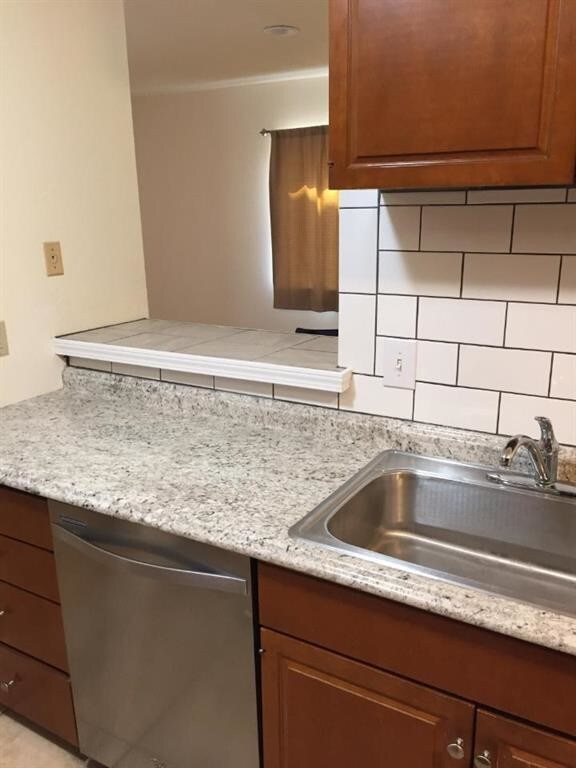 Foto del edificio - 5801 Thunderbird St