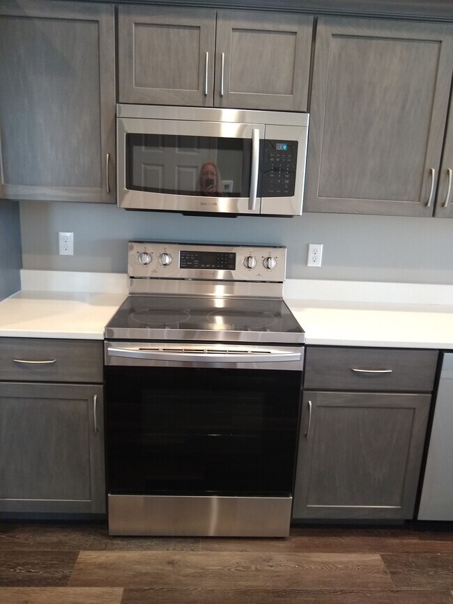 microondas de arriba - 1204 7th Ave