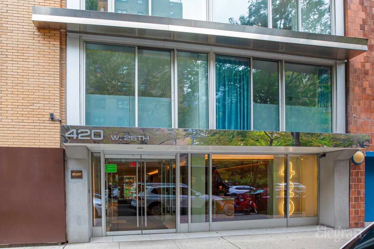 Primary Photo - 420 W 25th St