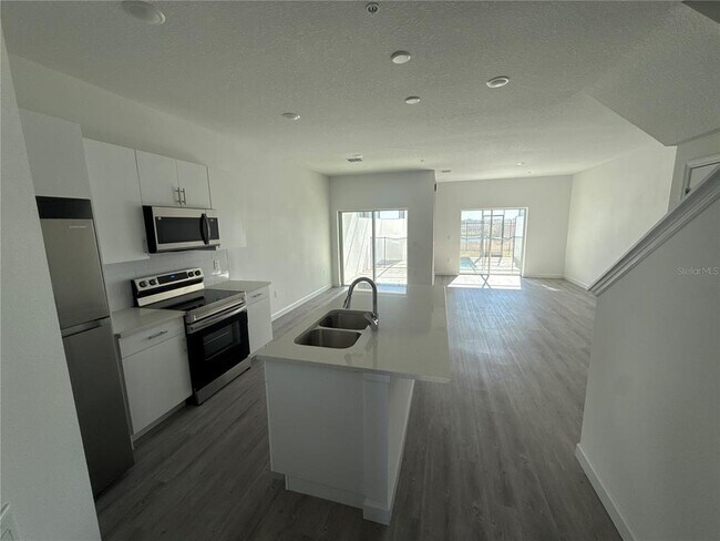 Foto del edificio - 420 Famagusta Dr