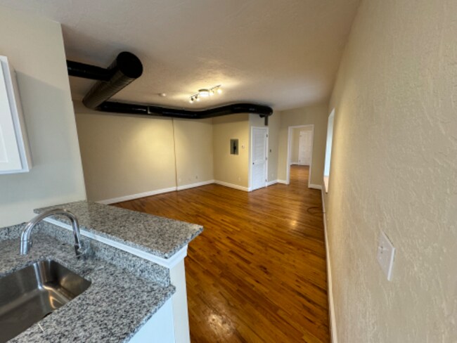 Building Photo - 229 Kearsarge St