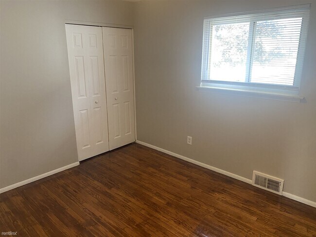 Foto del edificio - 3 br, 1 bath House - 22366 Columbus Ave