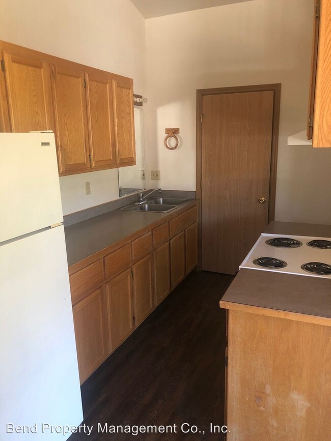 Building Photo - 1 br, 1 bath Apartment - 1269 NW Stannium