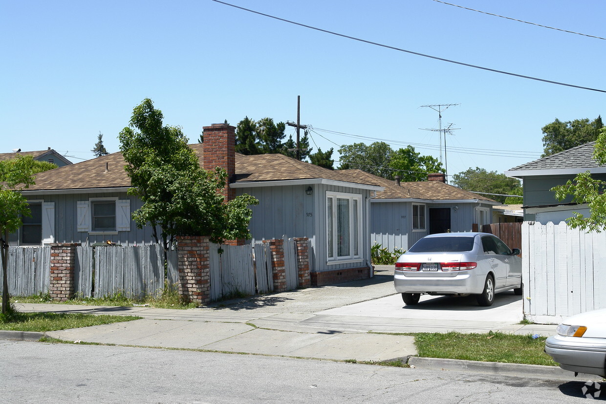 Primary Photo - 975-977 8th Ave