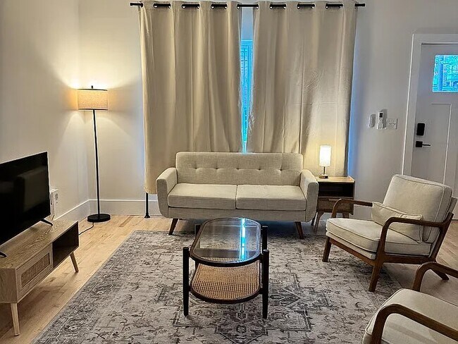 Foto del edificio - 227 Kinsey Ave