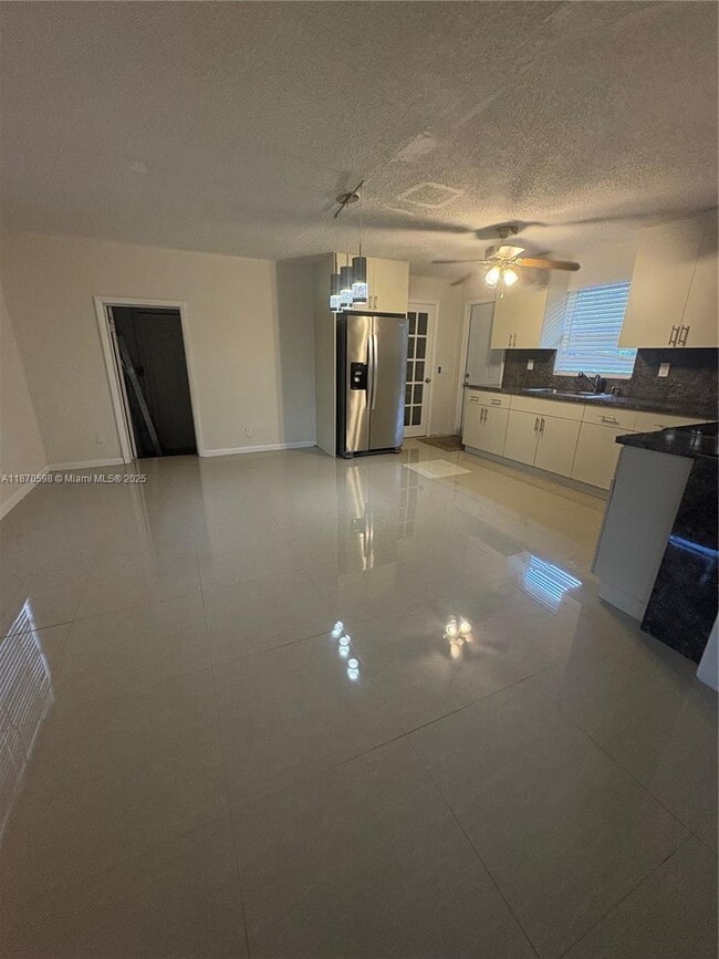 Foto del edificio - 850 NW 168th Terrace