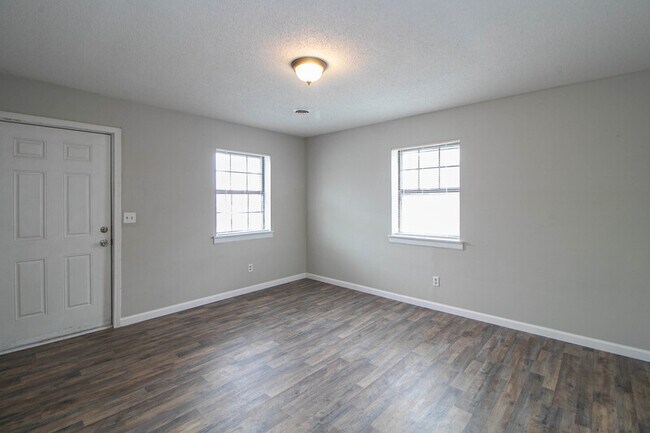 Foto del edificio - 14-414 Thompsonville Ln