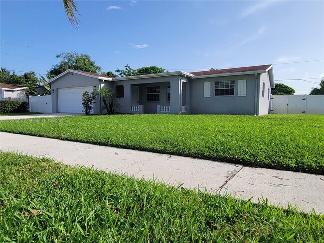 Building Photo - 1814 Oakmount Dr