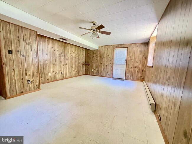 Building Photo - 3703 Towanda Rd