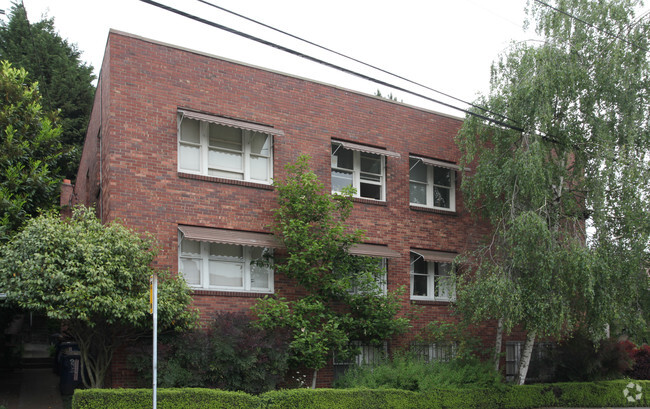 Building Photo - Harrison Court Apartments