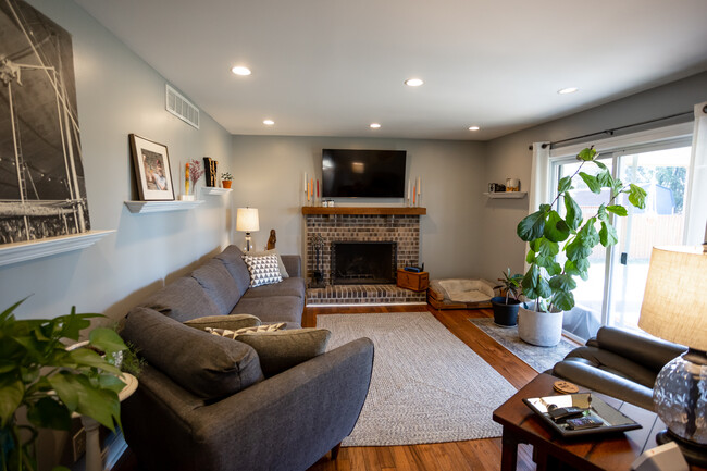Family Room - 8243 Oris Rd
