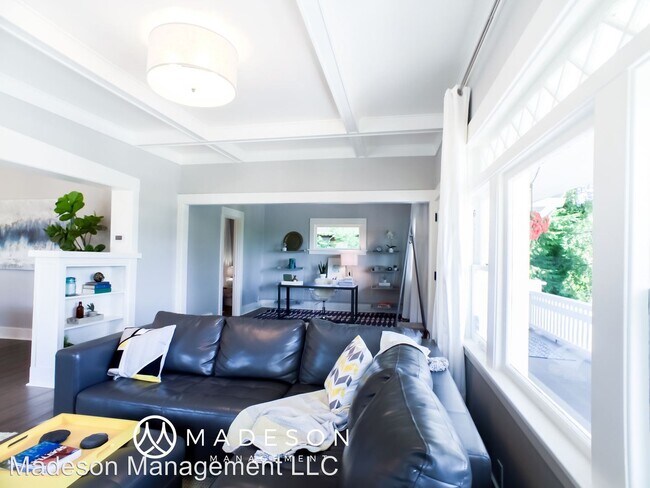 Foto del edificio - 4803 Whitman Ave N