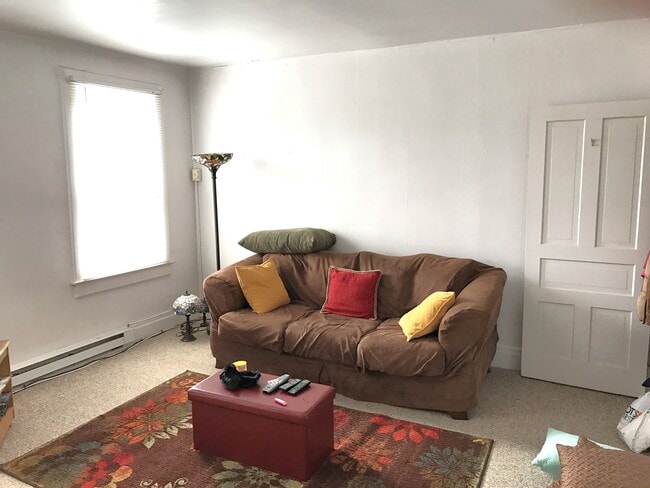 Building Photo - 141 E 20th Ave