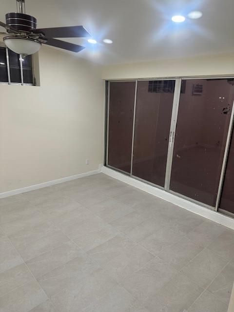 Building Photo - 5400 Lakewood Cir S