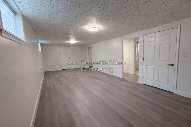 Building Photo - NO DEPOSIT option available for qualified renters with Obligo