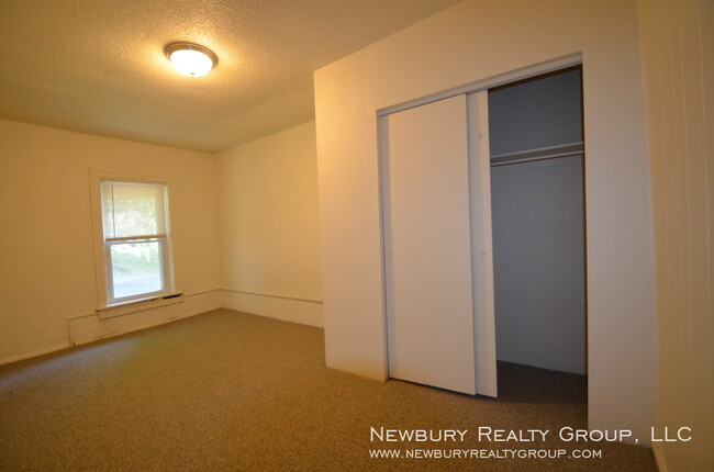 Foto del edificio - Two-Bedroom Townhouse Available Soon!